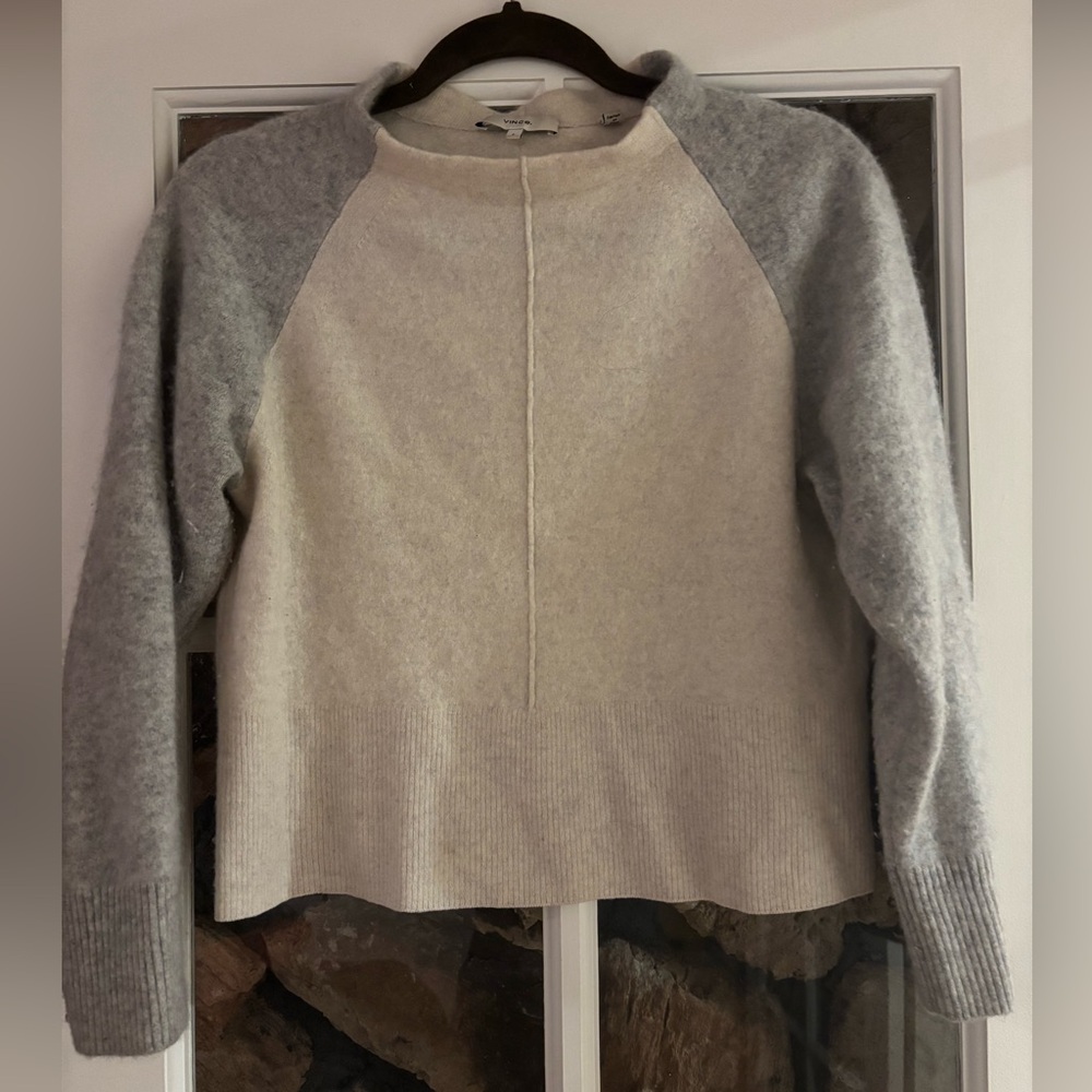 Vince Two-Tone Cashmere Sweater - Cream and Gray